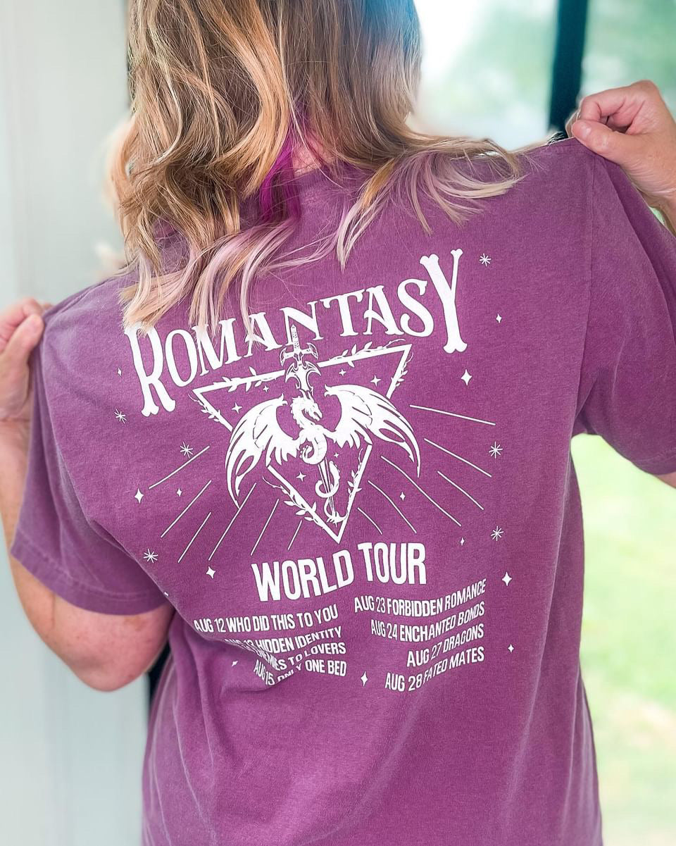 Romantasy World Tour heavyweight t-shirt