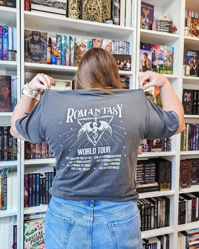 Romantasy World Tour heavyweight t-shirt