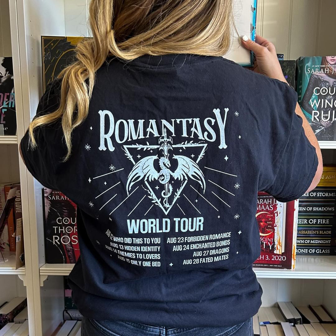 Romantasy World Tour heavyweight t-shirt