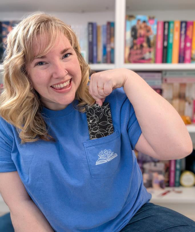 Bookish Floral pocket t-shirt