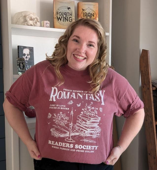 Romantasy Readers Society heavyweight t-shirt